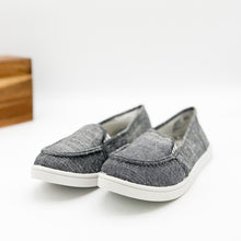 Load image into Gallery viewer, Mackerel Sneaker in Charcoal

