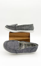 Load image into Gallery viewer, Mackerel Sneaker in Charcoal
