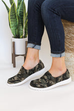 Load image into Gallery viewer, Not Rated Maya Sneakers in Camo - Rural Haze

