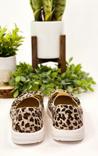Load image into Gallery viewer, Not Rated Maya Sneakers in Leopard - Rural Haze
