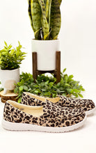 Load image into Gallery viewer, Not Rated Maya Sneakers in Leopard - Rural Haze
