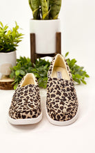 Load image into Gallery viewer, Not Rated Maya Sneakers in Leopard - Rural Haze
