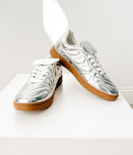 Load image into Gallery viewer, Milan Metallic Sneaker in Silver
