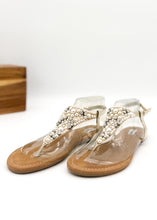 Load image into Gallery viewer, Panpora Sandals in Gold
