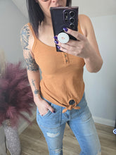 Load image into Gallery viewer, Rust Ribbed Front Knot Buttoned Cami
