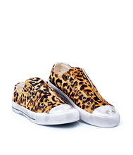 Load image into Gallery viewer, Shalomar Sneaker in Leopard
