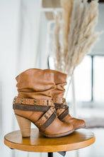 Load image into Gallery viewer, Short Change Booties in Tan - Rural Haze
