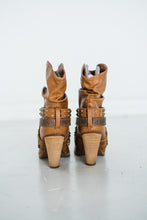 Load image into Gallery viewer, Short Change Booties in Tan - Rural Haze
