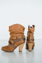 Load image into Gallery viewer, Short Change Booties in Tan - Rural Haze
