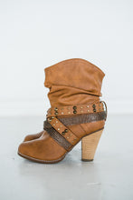 Load image into Gallery viewer, Short Change Booties in Tan - Rural Haze
