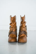 Load image into Gallery viewer, Short Change Booties in Tan - Rural Haze
