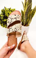 Load image into Gallery viewer, Spirited Sandals in Black and White
