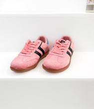 Load image into Gallery viewer, Stockholm Sneaker in Pink/Black
