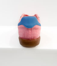 Load image into Gallery viewer, Stockholm Sneaker in Pink/Black
