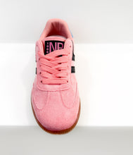 Load image into Gallery viewer, Stockholm Sneaker in Pink/Black
