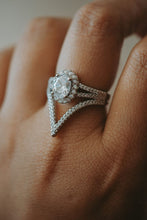 Load image into Gallery viewer, Arden Oval Cut Silver Ring
