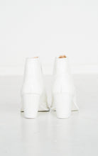 Load image into Gallery viewer, Tarim Booties in White Croc - Rural Haze
