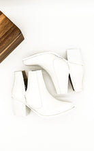 Load image into Gallery viewer, Tarim Booties in White Croc - Rural Haze
