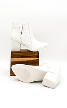 Load image into Gallery viewer, Tarim Booties in White Croc - Rural Haze
