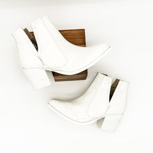 Load image into Gallery viewer, Tarim Booties in White Croc - Rural Haze

