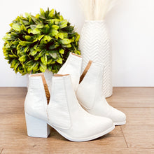 Load image into Gallery viewer, Tarim Booties in White Croc - Rural Haze
