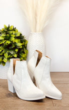 Load image into Gallery viewer, Tarim Booties in White Croc - Rural Haze
