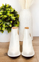 Load image into Gallery viewer, Tarim Booties in White Croc - Rural Haze
