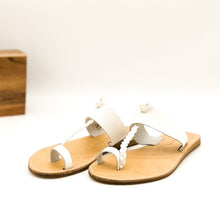 Load image into Gallery viewer, Thess Leather Sandals in White
