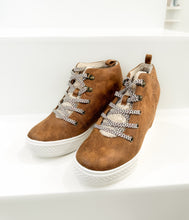 Load image into Gallery viewer, Tiburon Hidden Sneaker Wedge in Tan
