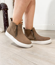 Load image into Gallery viewer, Tina Sneakers in Taupe

