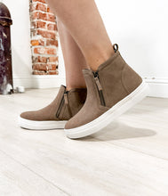 Load image into Gallery viewer, Tina Sneakers in Taupe
