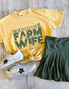 Mediocre Farm Wife | Women's Graphic Tee