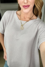 Load image into Gallery viewer, Textured Line Twisted Short Sleeve Top in Light Grey
